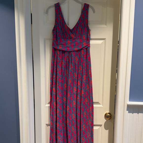 Lilly Pulitzer Dresses & Skirts - Lilly Pulitzer Sleeveless V-Neck Maxi Dress in Fuchsia and Teal seahorse print